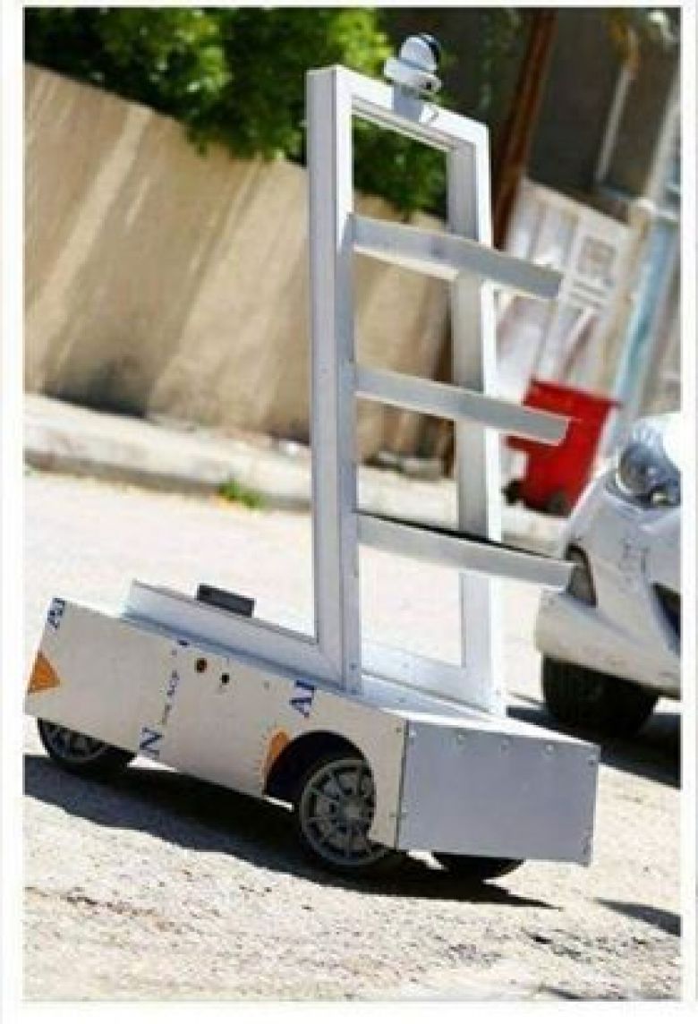 روبوت كربلائي لمساعدة الكوادر الطبية في مواجهة فيروس كورونا