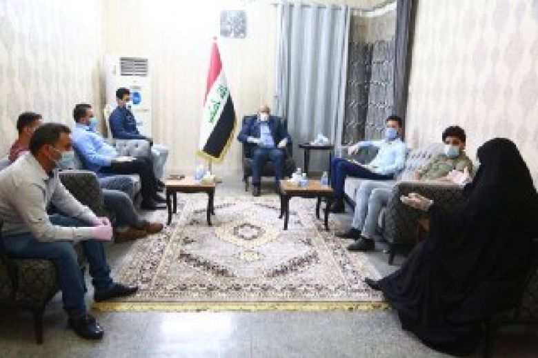 محافظ كربلاء المقدسة يلتقي رابطة الخريجين القدامى ويؤكد على المطالبة بحقوقهم