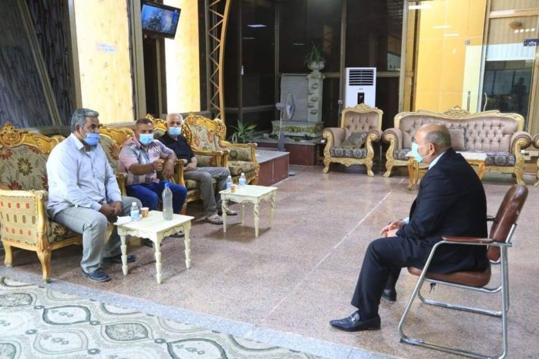 محافظ كربلاء المقدسة يلتقي بعدد من اهالي منطقة الجاير  و يكشف عن سبب تأخير انجاز مشاريعها