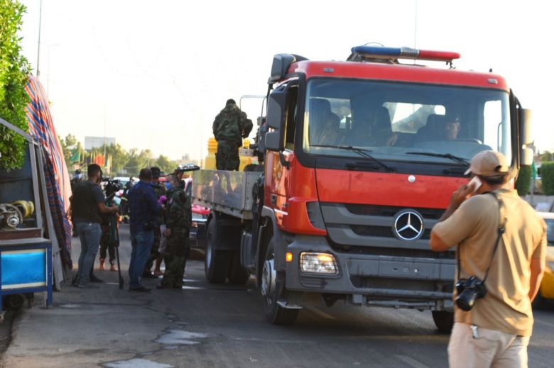 فرق الدفاع المدني تقوم بحملات تعفير كبرى للمواكب الحسينية المشاركة في زيارة الأربعين للحد من إنتشار فيروس كورونا