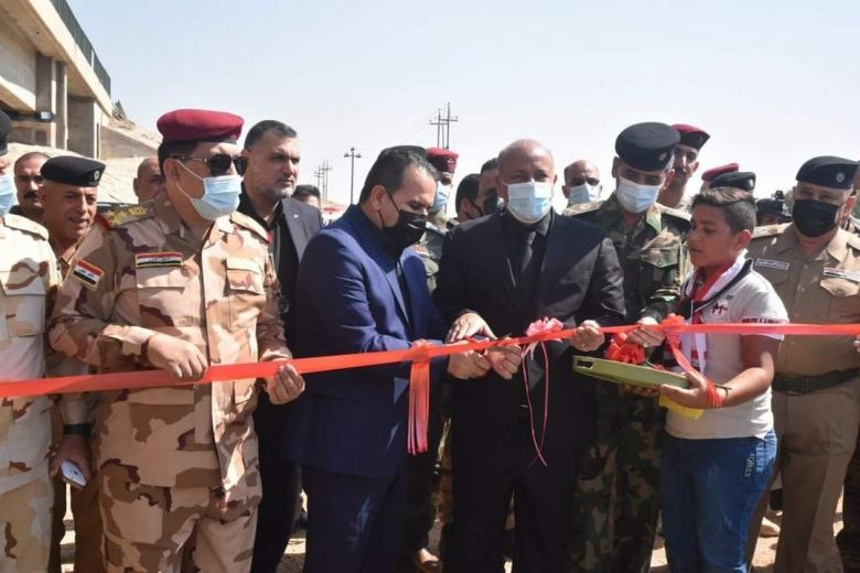 محافظا كربلاء المقدسة وبابل يفتتحان مشروع الجسر العائم على نهر الفرات في قضاء المسيب