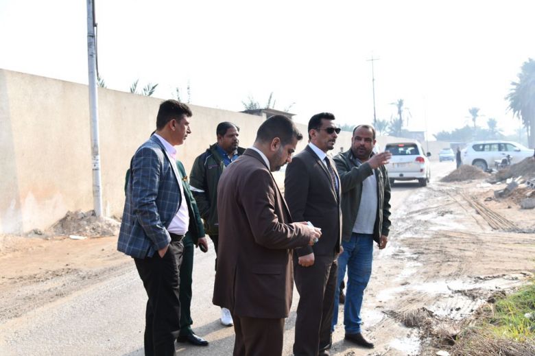 بحضور نائب المحافظ.. مدير ماء كربلاء المقدسة يقوم بجولة ميدانية في عگد بني تميم للاطلاع على واقع الحال