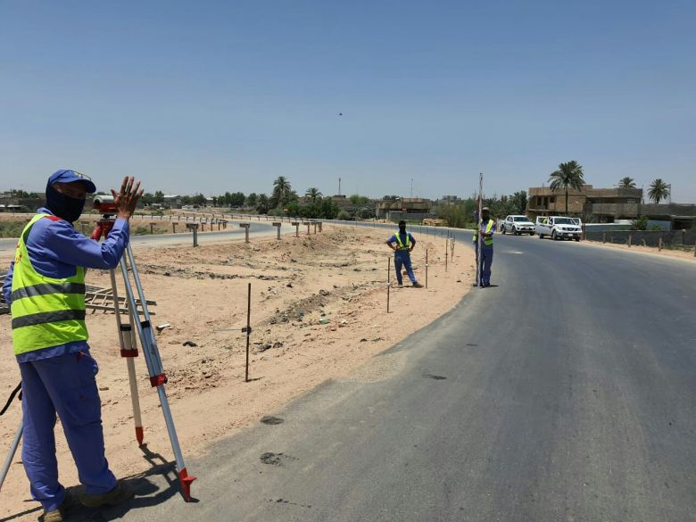 تثبيت سياج وقائي للمجسرات بمشروع التقاطعات في قضاء الهندية