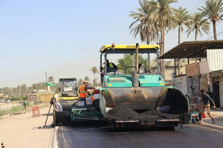 طرق وجسور كربلاء المقدسة تشرف على مشروع صيانة طريق الحسينية