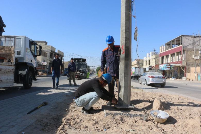 ملاكات الانارة تكثف جهودها لإنجاز انارة شارع مستوصف الحر