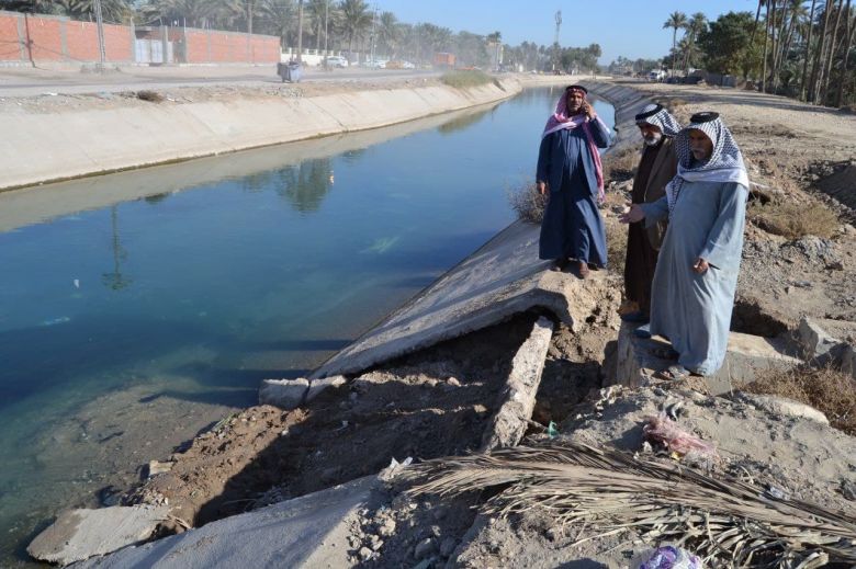 الجمعيات الفلاحية تتابع أعمال تنفيذ مشروع إنشاء وتبليط طريق جدول الحسينية الاروائي