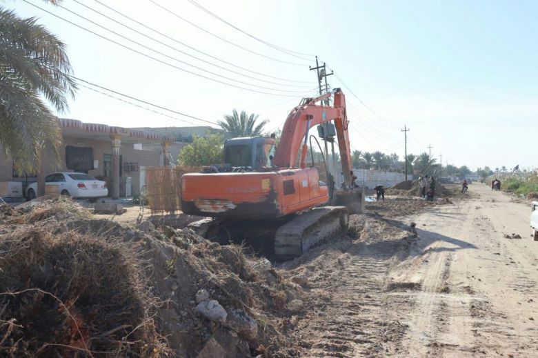 طرق وجسور كربلاء تواصل مشروع انشاء عدة طرق في  قضاء الجدول الغربي
