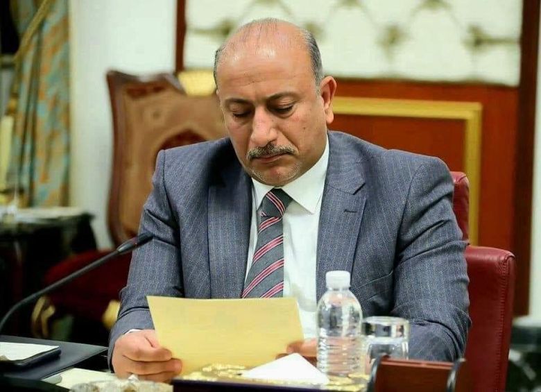 محافظ كربلاء المقدسة يزف البشرى للاجراء اليوميين مؤكداً استحصال التخصيصات المالية لتحويلهم لعقود