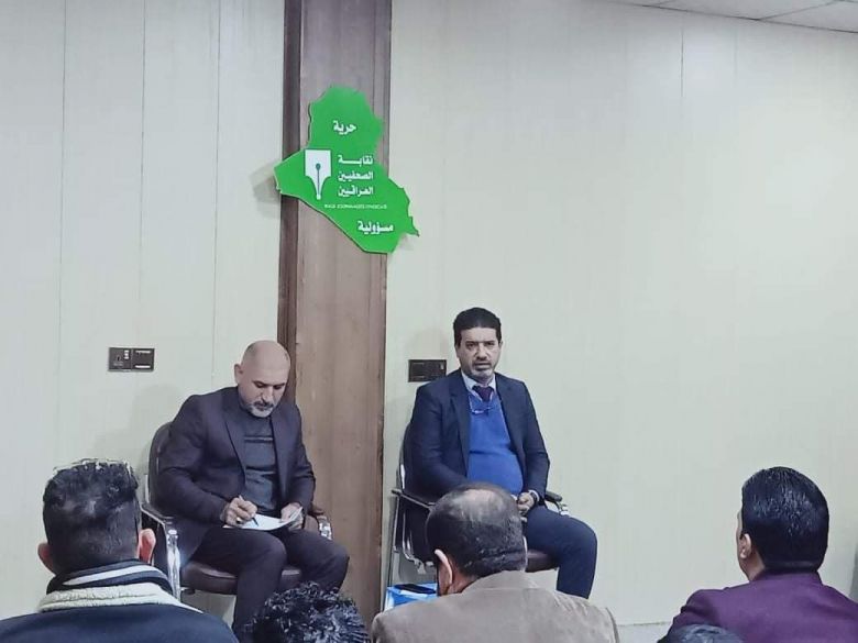 كربلاء: نقابة الصحفيين تعقد اجتماعها التنسيقي مع مراسلي القنوات الفضائية ومصوريها وتكرم ثلاثة من اعضائها بدرع التميز