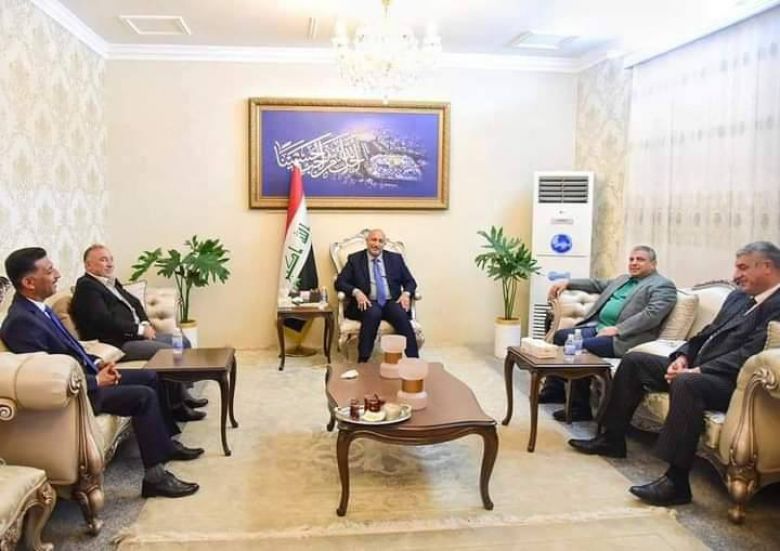 الخطابي يستقبل السنافي للتباحث بعدد من قضايا الشركات العاملة في المحافظة