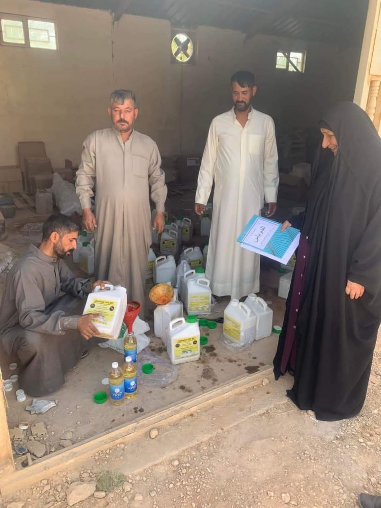 زراعة كربلاء تباشر بتوزيع مبيدات مكافحة الدوباس على الفلاحين مجانا