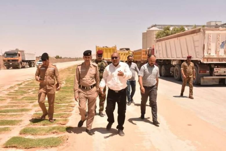 الزويني يشرف على عملية تسويق محصولي الحنطة والشعير الى سايلو المحافظة