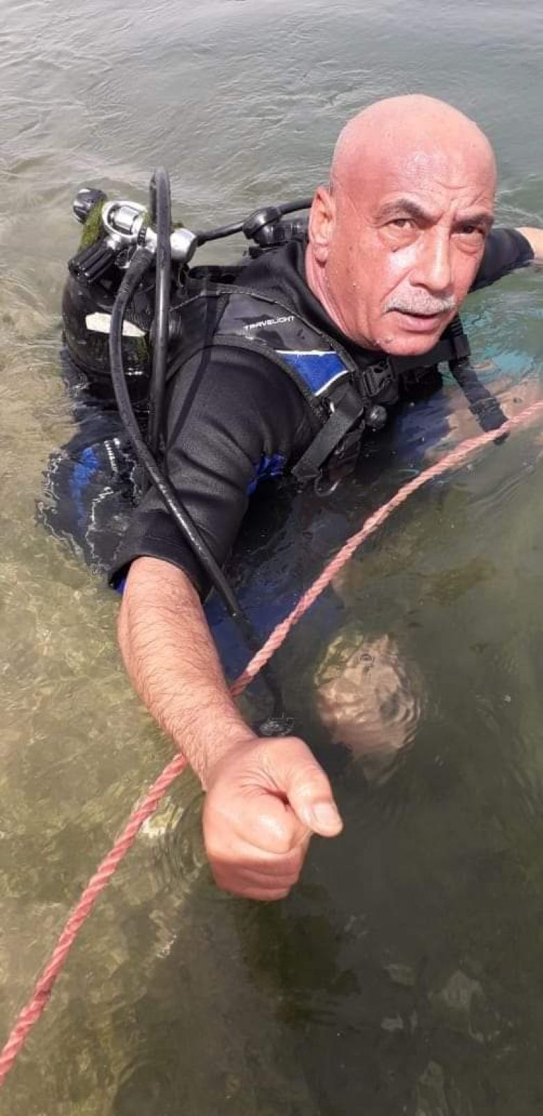 الشرطة النهرية تنفذ تدريبات وممارسات لرفع كفاءة الغواصين