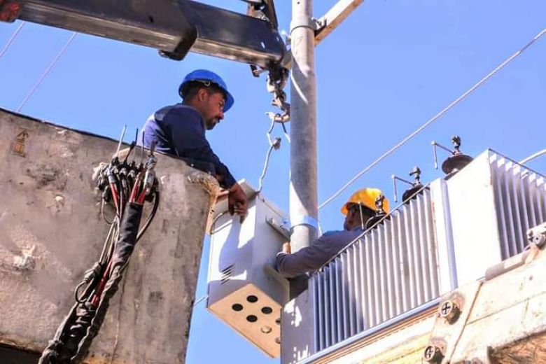 كهرباء كربلاء ينجز حملة صيانة للشبكات في الجدول الغربي والخيرات