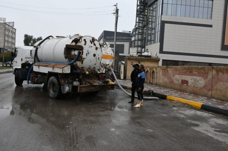 بعد موجة امطار.. الدوائر الخدمية تستنفر طاقاتها لسحب المياه وتصليح الاعطال في شبكات الكهرباء