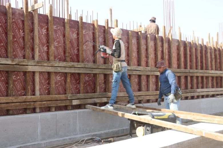 ملاكات كهرباء كربلاء تواصل نصب (7 محطات ثانوية) جديدة بسِعات عالية