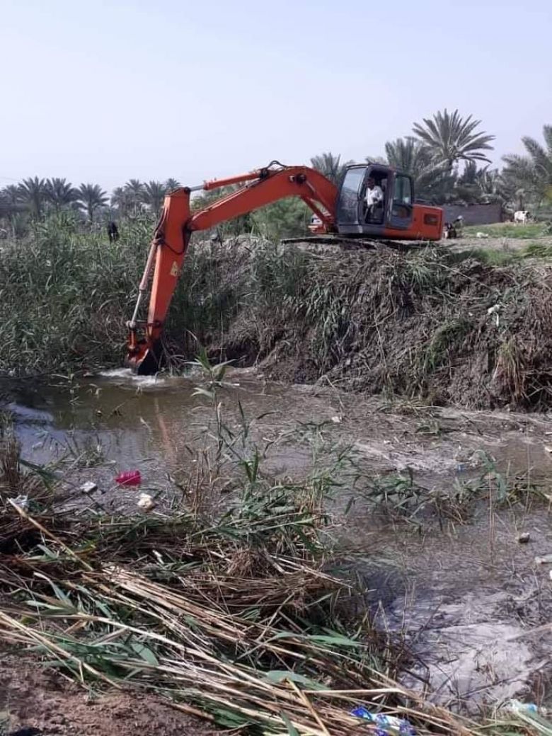 الموارد المائية تباشر بعملية تطهير كبرى لمبازل ناحية الخيرات