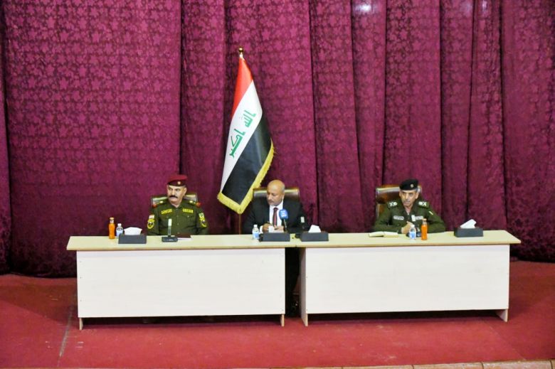 بالصور..محافظ كربلاء يعقد اجتماعا موسعا مع مختاري المحافظة