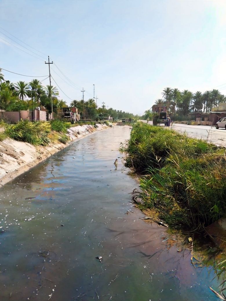الموارد المائية تطهر (155) كم من جداول ومبازل ناحية الخيرات في كربلاء