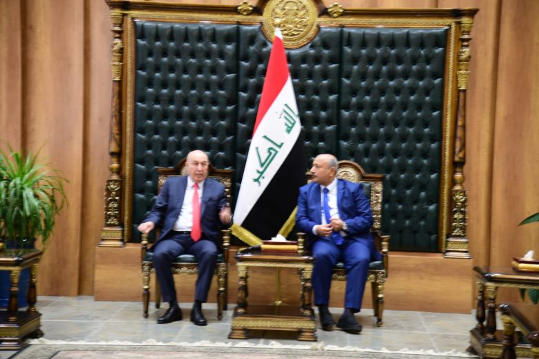 من كربلاء.. وزير البيئة يؤكد مساعي الوزارة بإدراج بحيرة الرزازة كمحمية طبيعية