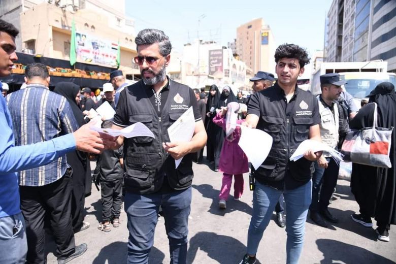 الحبالي : توزيع البروشرات التوعوية للزائرين واصحاب المواكب الحسينية