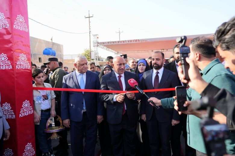 محافظ كربلاء يفتتح مشروع خدمي متكامل يعيد الحياة لحي العسكري في قضاء الحر