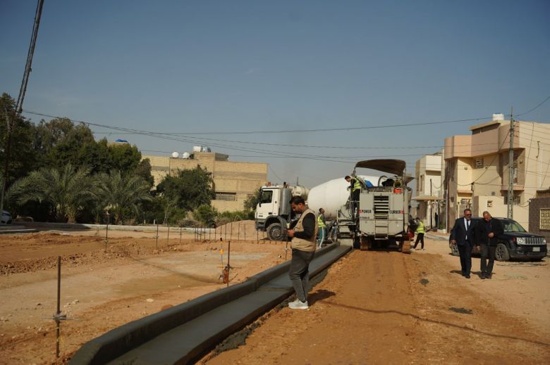 وتيرة العمل تتصاعد في مشروع تأهيل شوارع حي الصمود بكربلاء المقدسة