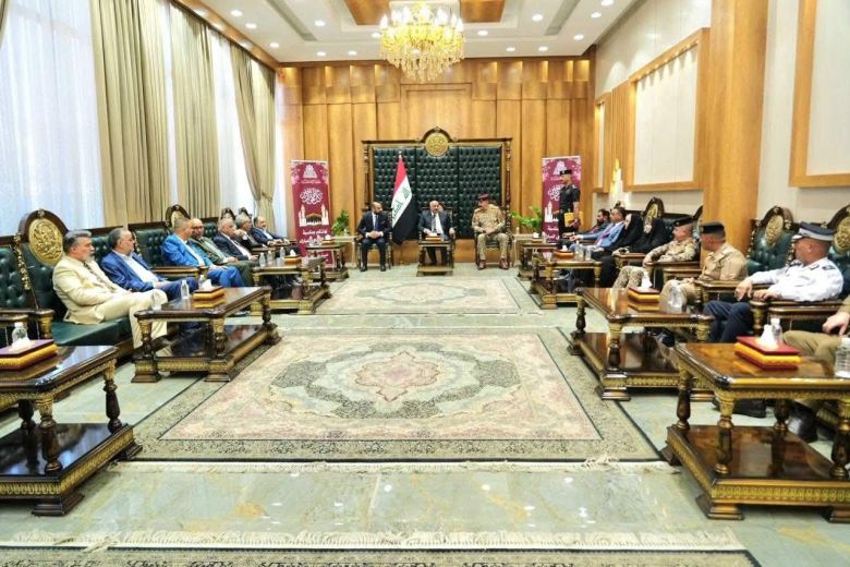 محافظ كربلاء يستقبل المهنئين بعيد الأضحى المبارك في ديوان المحافظة